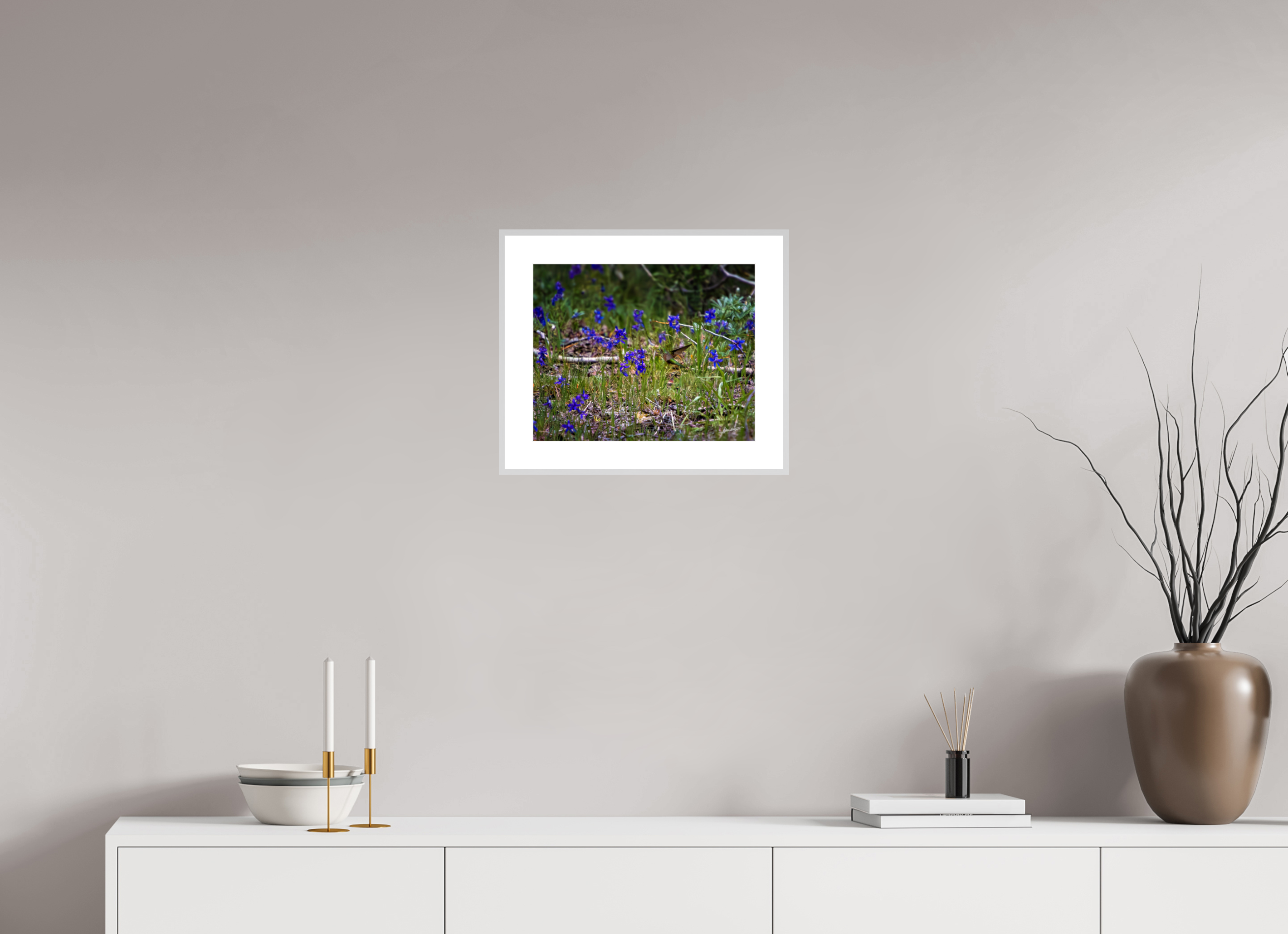 15 x 12″, Changeable Magnetic Frame Feeding Hummingbird