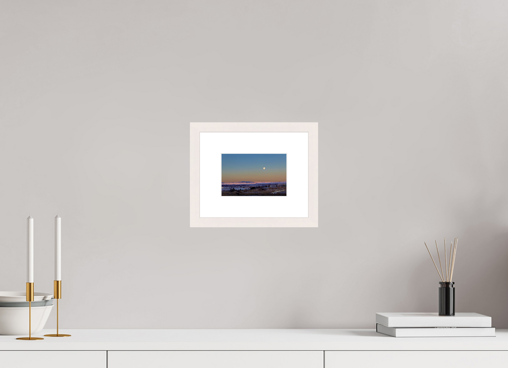 6 x 4″, Solid Wood Frame with Passe-partout Full Moon at Sunrise