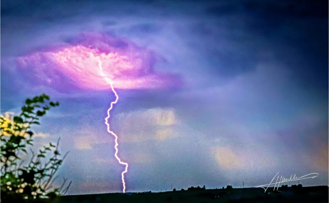 Main image Lightning Strike
