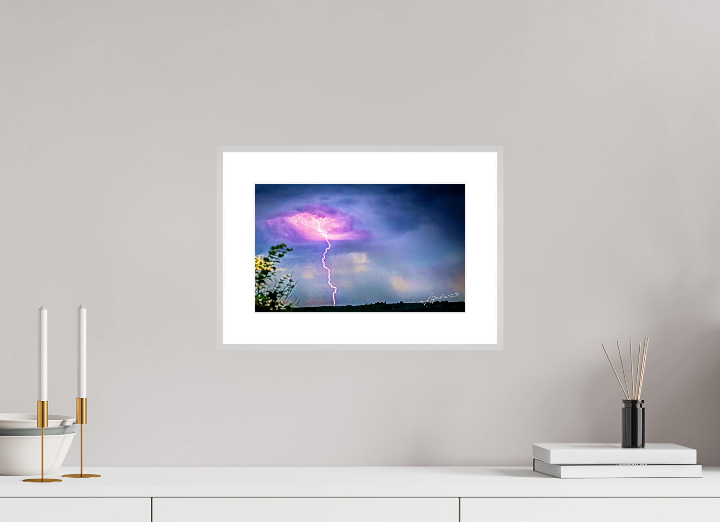13 x 8″, Changeable Magnetic Frame Lightning Strike