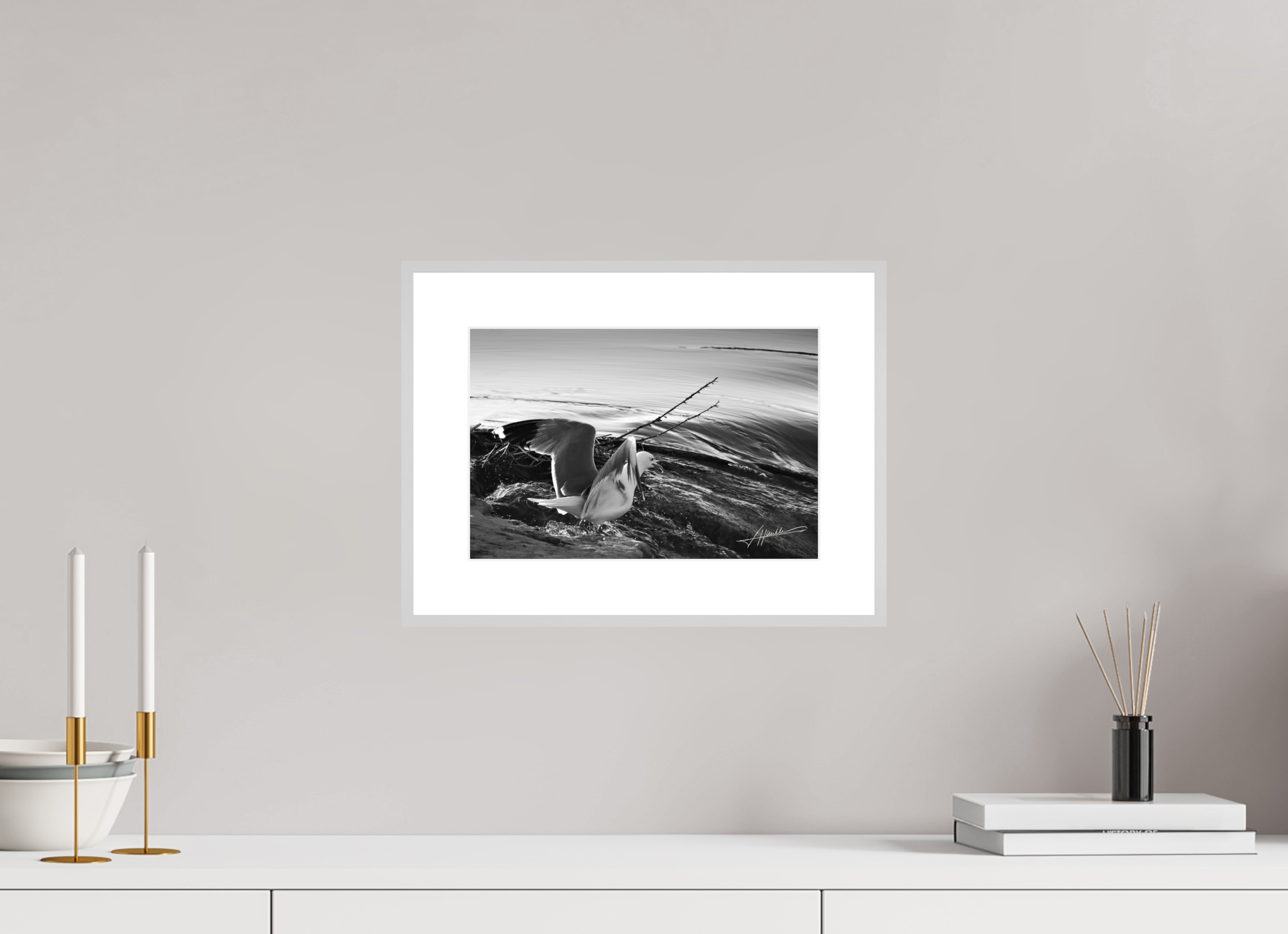 12 x 8″, Changeable Magnetic Frame Seagull Takes Flight
